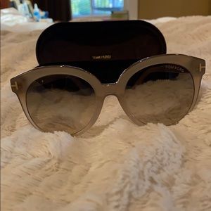 New Tom Ford sunglasses only wore twice!